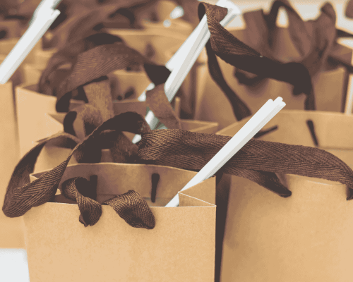 Read more about the article Jak dobrać firmowe upominki pod branżę klienta?