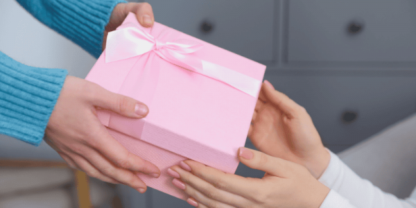 Read more about the article Zestaw prezentowy dla kobiet w biznesie: eleganckie i praktyczne propozycje