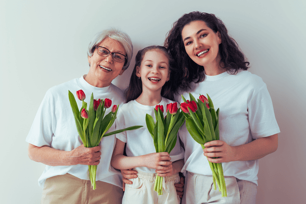 Read more about the article Zestawy prezentowe na Dzień Kobiet w firmie – eleganckie i praktyczne propozycje